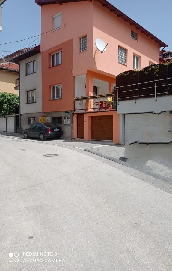 Lovely, Neat And Quite Apartment Dalia, Private Parking サラエヴォ エクステリア 写真
