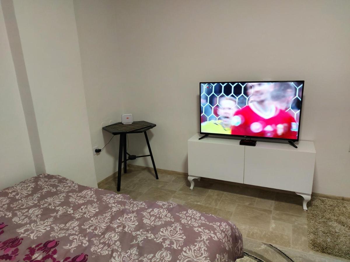 Lovely, Neat And Quite Apartment Dalia, Private Parking サラエヴォ エクステリア 写真