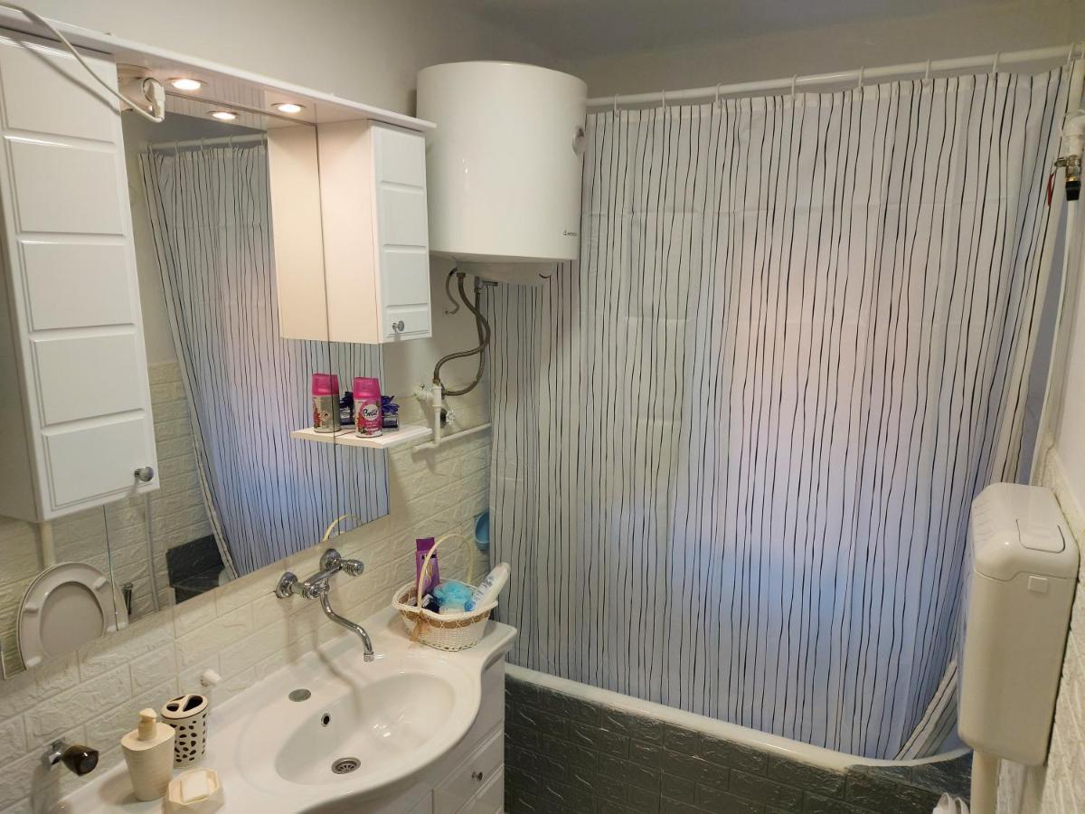 Lovely, Neat And Quite Apartment Dalia, Private Parking サラエヴォ エクステリア 写真