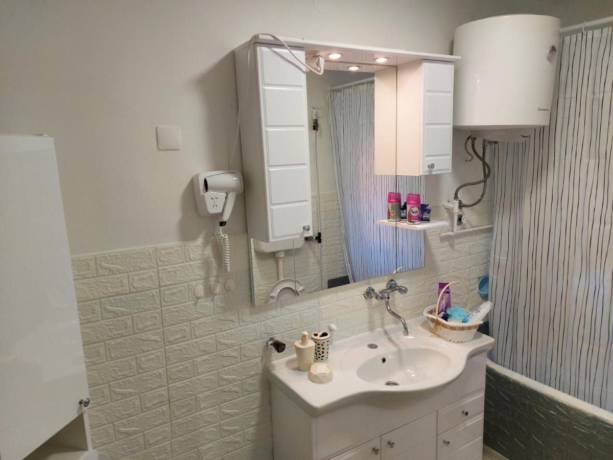 Lovely, Neat And Quite Apartment Dalia, Private Parking サラエヴォ エクステリア 写真
