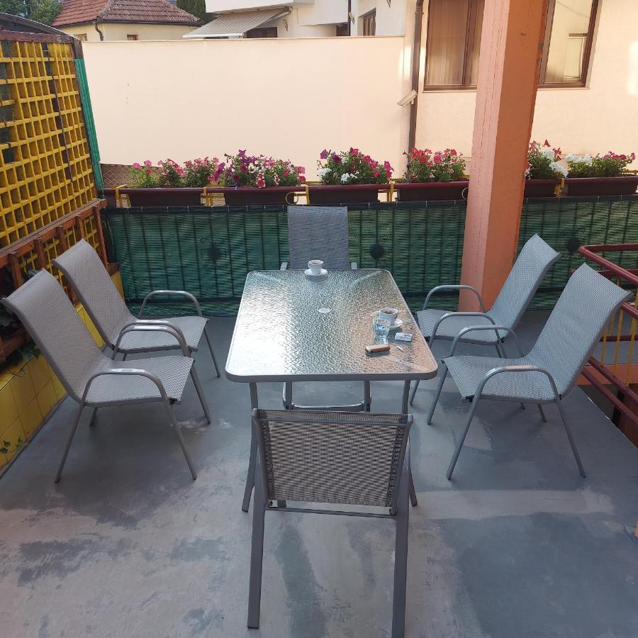 Lovely, Neat And Quite Apartment Dalia, Private Parking サラエヴォ エクステリア 写真