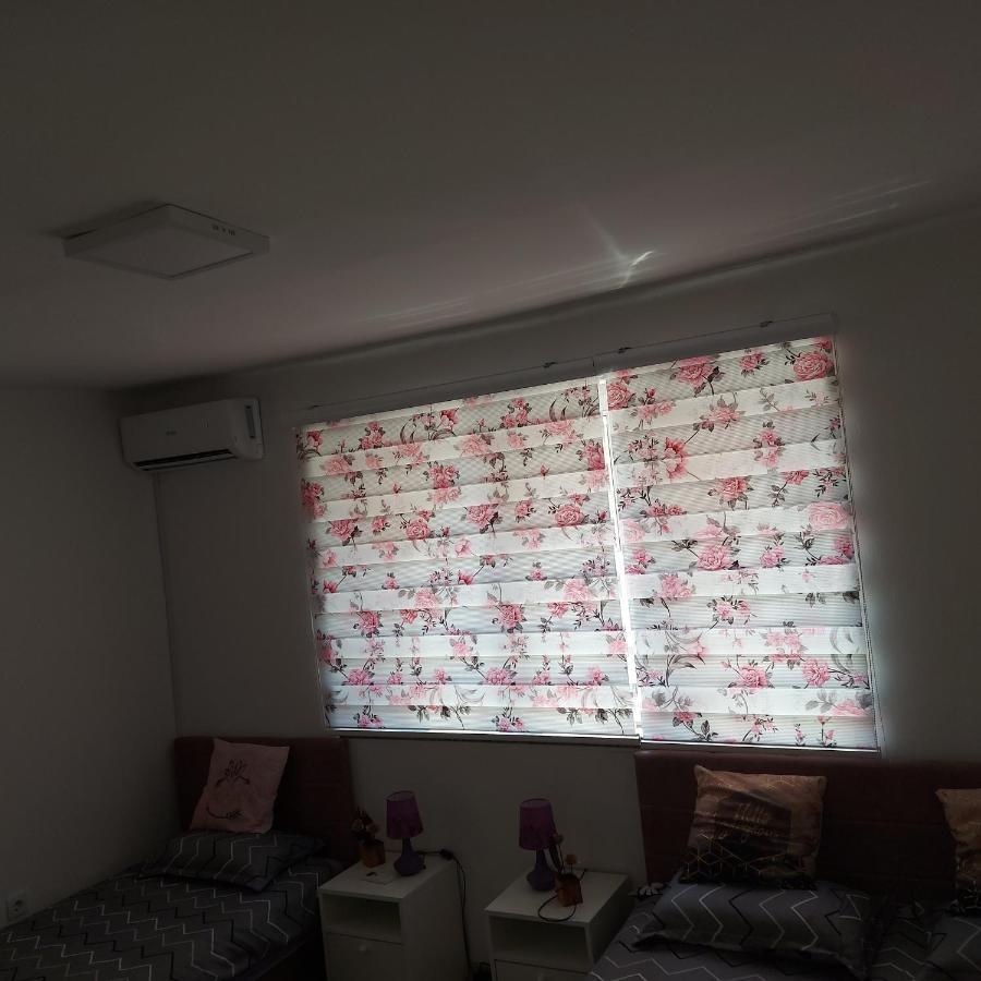 Lovely, Neat And Quite Apartment Dalia, Private Parking サラエヴォ エクステリア 写真